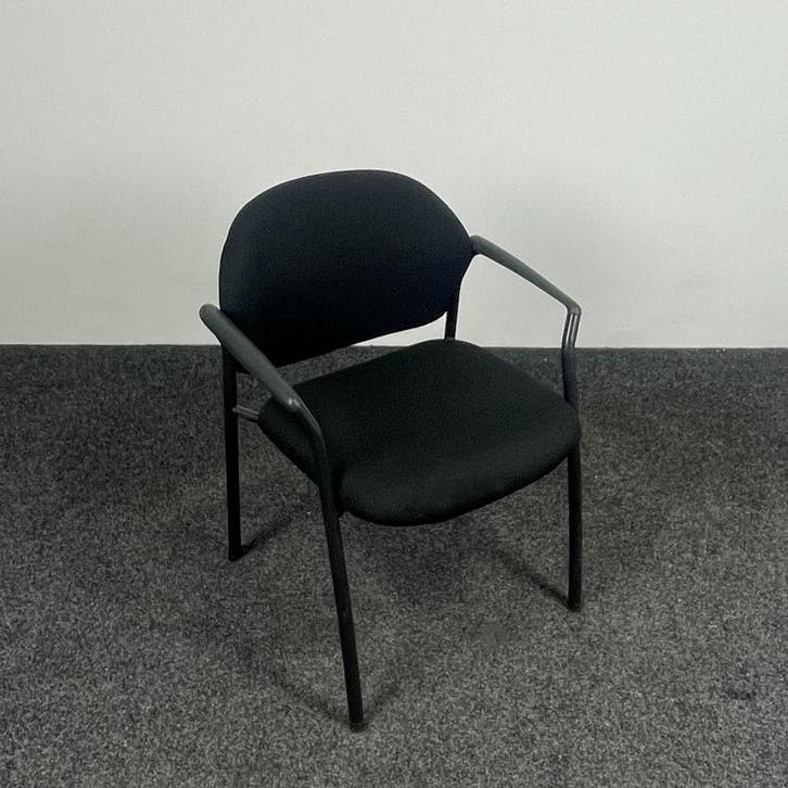Ahrend 320 Vergaderstoel - Schuine Armleggers - Zwart Onders, Huis en Inrichting, Stoelen, Zwart, Ophalen of Verzenden