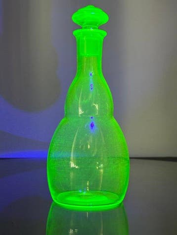 Karaf - Uraniumglas - Carafe ouraline, Antiek en Kunst