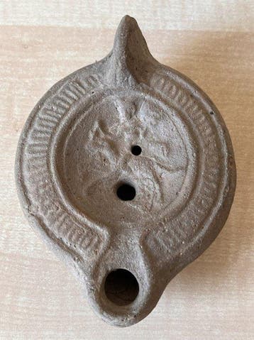 Oud-Romeins, Keizerrijk Terracotta Romeinse olielamp
