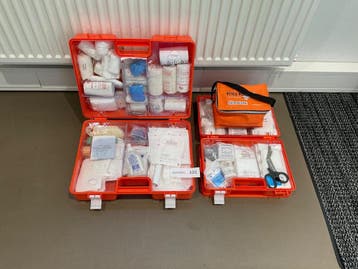 Online veiling: Diverse EHBO-koffers en EHBO-tas, Nieuw