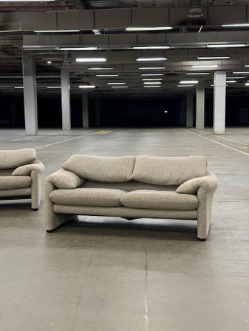 Cassina Maralunga 2-zits Bank | 2 stuks | Shitake, Huis en Inrichting, Banken | Bankstellen, 150 tot 200 cm, Stof, Tweepersoons