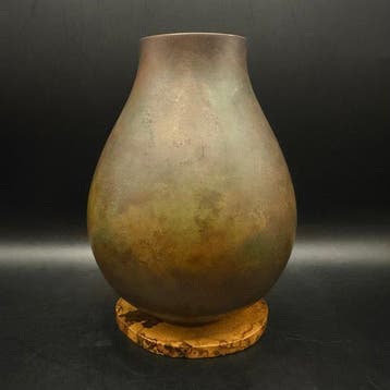 Ikebana-vaas, door Yoshihisa Hasegawa bekroonde bronzen