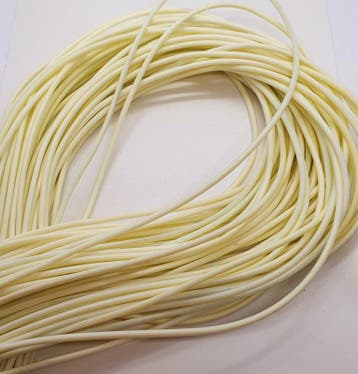 100 cm hol Rubber DQ koord 2mm per meter geknipt ivoor Ø..., Ophalen of Verzenden, Nieuw, Draad