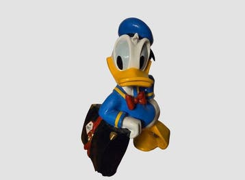 Figure - Walt Disney - Donald Duck Figure leaning on his, Verzamelen, Nieuw