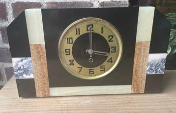 Klok en garnituur set - Art Deco Composiet - 1920-1930