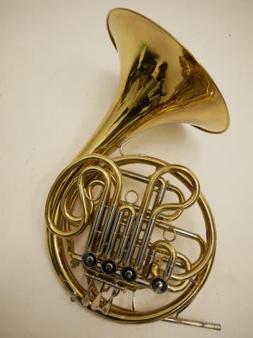 Gebruikte Dubbele waldhoorn Yamaha F/Bb YHR664 mooi instrume, Muziek en Instrumenten, Ophalen of Verzenden, Gebruikt