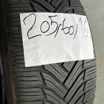 2 x Michelin Alpin 6 205-60-16 Winterbanden 7mm, Auto-onderdelen, Gebruikt, 16 inch, Band(en), Personenwagen