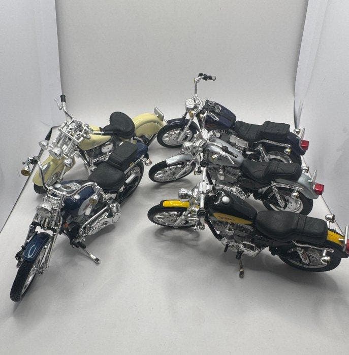 Maisto 1:18 - Model motorfiets (5) - Harley Davidson et, Hobby en Vrije tijd, Modelauto's | 1:5 tot 1:12