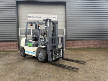 Eurotrac FE30 ECO heftruck NIEUW met vorkenverspreider, Zakelijke goederen, Machines en Bouw | Heftrucks en Intern transport, Ophalen