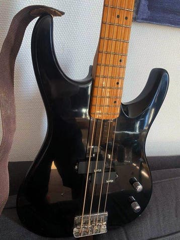 VANTAGE - Precision Basse 4 Cordes Mod 225B MIK - -, Nieuw