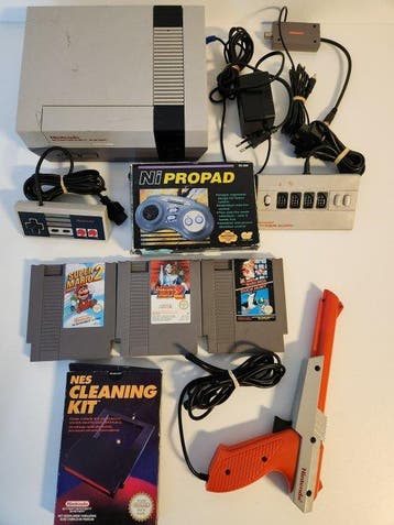 Nintendo - Nes - Nes & 3 Games & 2 Controllers & Zapper -, Nieuw