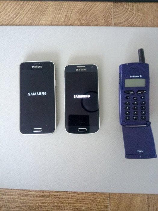 Samsung, sony Ericsson T18S Galaxy S4 mini GT-19195_ Galaxy, Spelcomputers en Games, Spelcomputers | Overige Accessoires