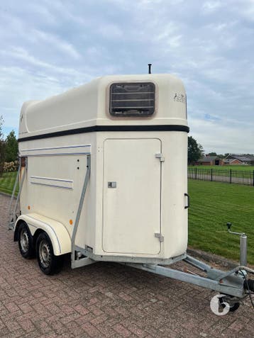 Mooie 5 Sterren 1,5 paards! Polyester opbouw!, Ophalen, Zo goed als nieuw, Polyester, 1½-paards trailer