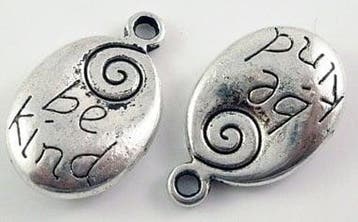 10x Tibetaans zilveren bedeltje Be kind 20 x 12,5 x 5mm o..., Ophalen of Verzenden, Nieuw, Bedel