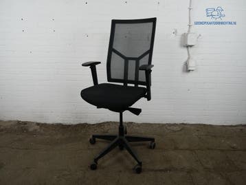 Ergonomische bureaustoel zwart mesh 3D armleuningen topstaat, Verzenden, Gebruikt, Bureaustoel