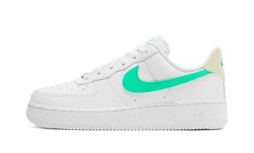 Nike Air Force 1 Low Green Glow (W), Nieuw