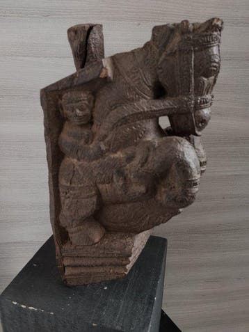 Wagenconsole van een paard en ruiter - Hout - India -
