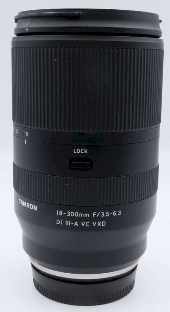 Tamron 18-300mm 3.5-6.3 Di III VC Fuji X OCCASION (649), Audio, Tv en Foto, Fotografie | Lenzen en Objectieven, Zo goed als nieuw