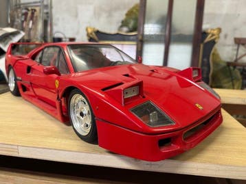 Pocher 1:8 - Model sportwagen - Ferrari F40, Nieuw