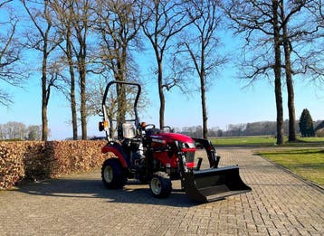 Yanmar SA 222 met miniloader – nu in de actie!, Nieuw