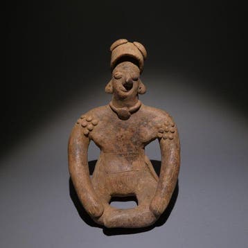 Colima, Westkust van Mexico Terracotta Zittende figuur. 13