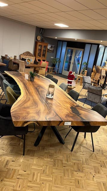 Unieke boomstamtafels – maatwerk uit familiebedrijf