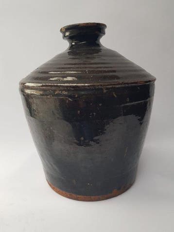 Oud-Chinees bruinzwart glazuur wijnpot - authentiek uit de