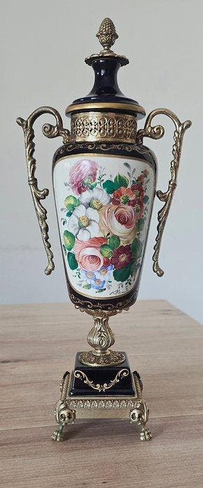 Urn - Italiaans porselein - neoclassicistische dekselvaas, Antiek en Kunst