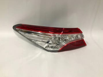 Toyota Camry IX 18- sedan achterlicht links helder FULL LED, Verzenden, Gebruikt
