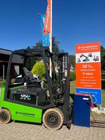 Nissan E 2500kg electro triplo 4750mm side shift 4Fucties, 2000 tot 3000 kg, Elektrisch, Heftruck, Nissan