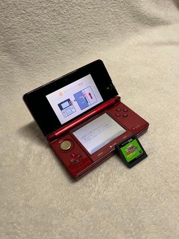 Nintendo - (Near Mint) Red 3DS + Bonus Game -, Nieuw