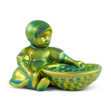 Zsolnay Pécs - sculptuur, Child with Basket Pin Tray - 7 cm