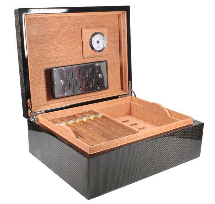 Edler ZIGARREN-HUMIDOR aus echtem Carbon Fiber |, Verzamelen, Rookartikelen, Aanstekers en Luciferdoosjes
