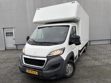 Peugeot Boxer 335 2.2*BAKWAGEN*LAADKLEP*A/C*NAVI*3PERS.*CITY, Euro 5, Stof, Gebruikt, Lease