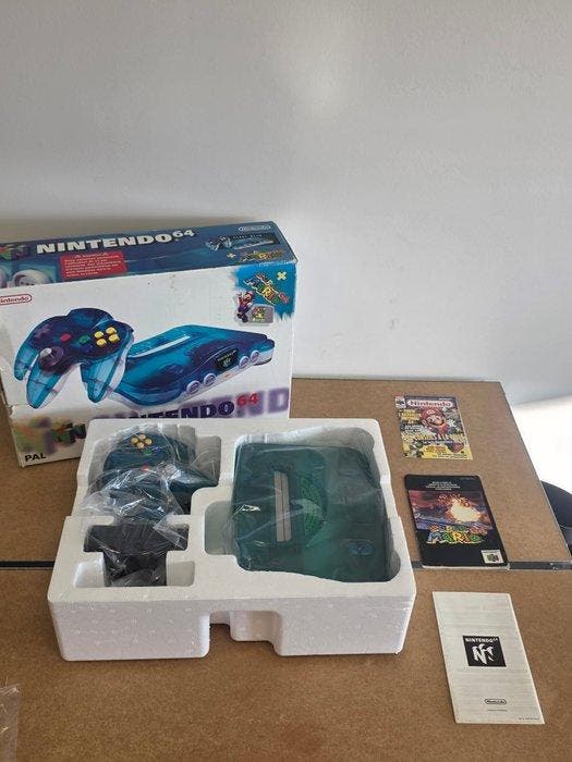Nintendo - Nintendo 64 - N64 - Funtastic - Ice Blue Console, Spelcomputers en Games, Spelcomputers | Overige Accessoires