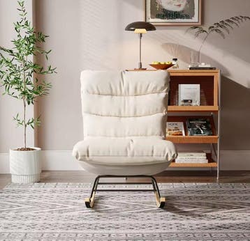 Comfortabele Schommelstoel Beige – Hoge Rug – Loungefauteuil, Huis en Inrichting, Stoelen, Verzenden, Wit, Nieuw, Hout