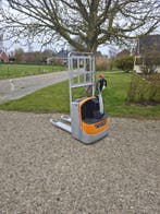 Still ECU 16 palletwagen met last rek en interne lader, Zo goed als nieuw