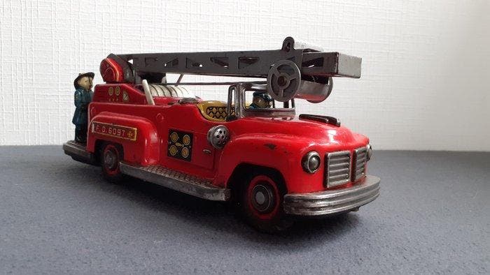 TN Toys Nomura - Model vrachtwagen - Fire Truck Studebaker, Antiek en Kunst, Antiek | Speelgoed