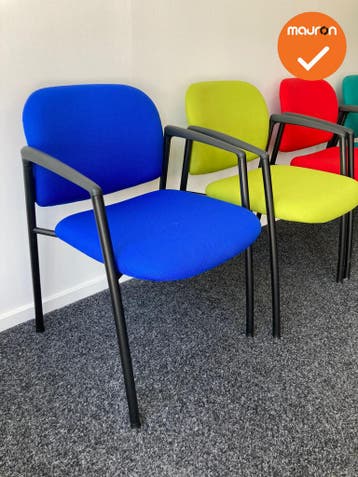 Ahrend 320 - nieuwe stoffering - 14 kleuren, Vergader- of Presentatieruimte, Ophalen of Verzenden, Gebruikt, Stoel