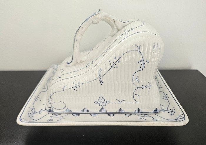 Villeroy & Boch, Boch Frères - La Louviére - Boterschotel -, Antiek en Kunst, Antiek | Meubels | Tafels