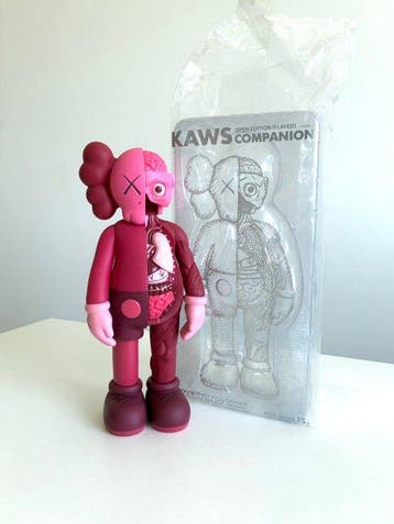 Kaws (1974) - Kaws companion flayed grey medicom toy 2016, Antiek en Kunst