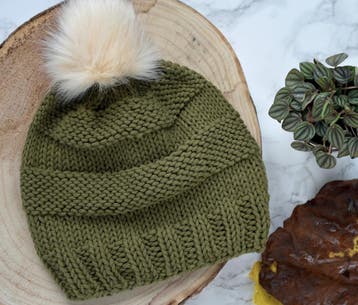 Breipatroon Muts Noël - warme damesmuts met speelse pompon, Ophalen of Verzenden, Nieuw