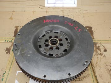 tweemassavliegwiel Nissan Navara D40 2.5 190PK, Verzenden, Gebruikt