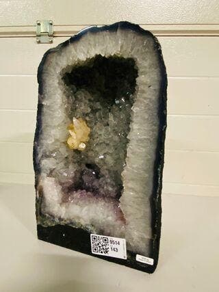 Bergkristal met Amethist geode, Verzamelen