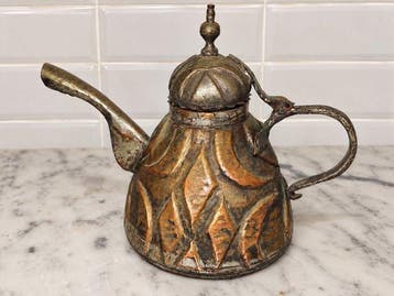 Koffiepot - Koper, IJzer - Antieke handgemaakte koppen