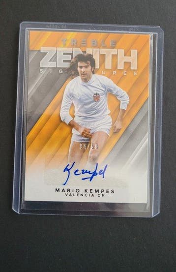 Panini Treble - Mario Kempes (04/50 Parallel) Autographed, Verzamelen, Nieuw