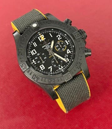 Breitling - Avenger Hurricane - XB0180 - Heren - 2018, Nieuw