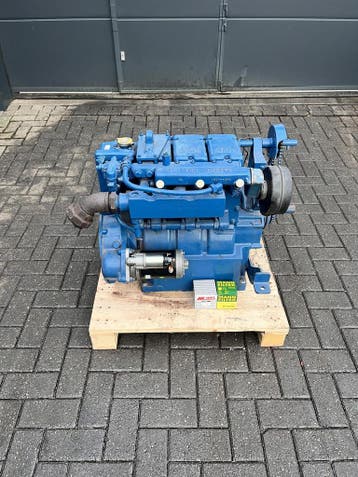Lister 30pk STW3 scheepsmotor (kielkoeling), Watersport en Boten, Buiten- en Binnenboordmotoren, Ophalen of Verzenden, Nieuw