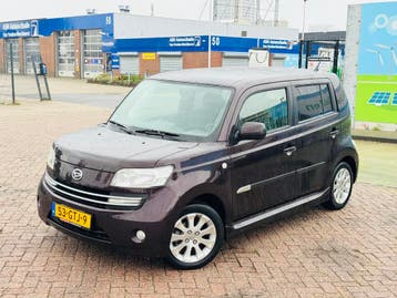 Daihatsu Materia 1.5 AUT 2008 Airco/Cruise/Trekhaak/NwAPK/LM, Auto's, Stof, Gebruikt, Zwart, Origineel Nederlands