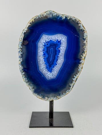 NO RESERVE PRICE - Unique color - blue agate on stand Geode, Verzamelen